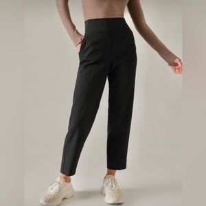 NWT-Athleta Black High Rise Endless Pant, Size 10 Petite